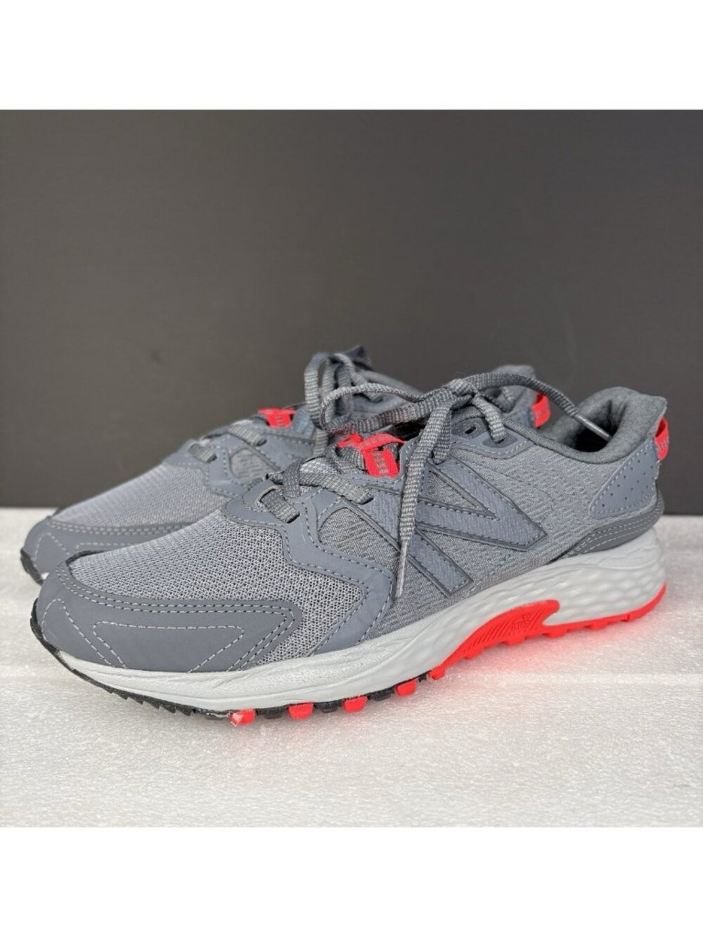 New Balance 410 v7 Trail Running Shoes Women’s 8 Gunmetal Gray Coral